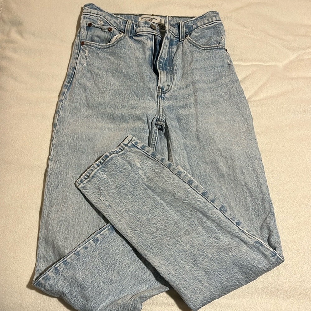 Abercrombie and Fitch-The 90s Straight Ultra High Rise